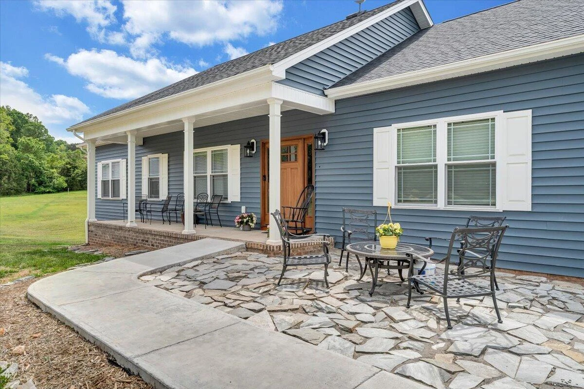 131 Belvior CIR - Photo 7