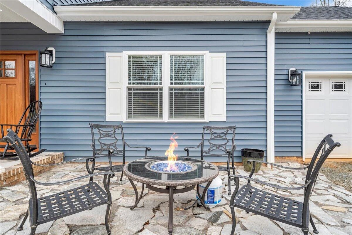 131 Belvior CIR - Photo 8