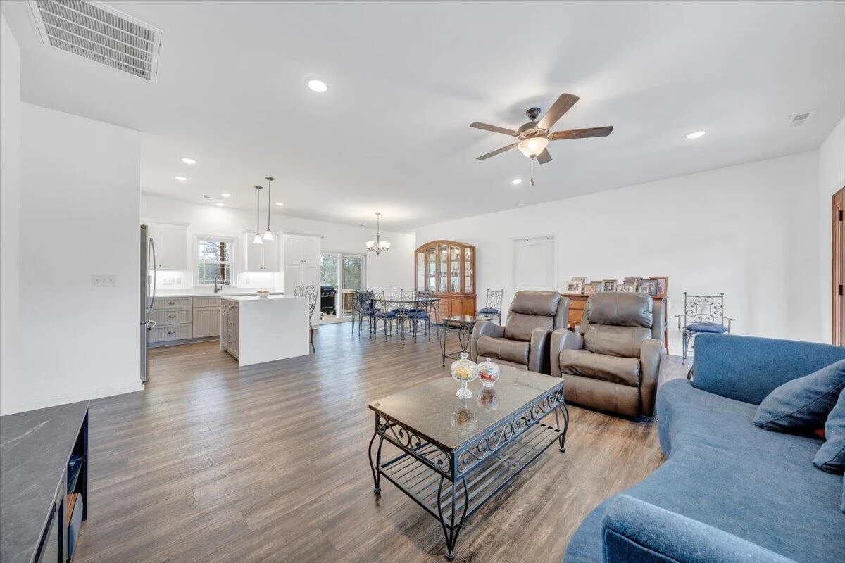 131 Belvior CIR - Photo 12