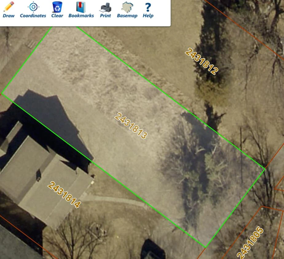 917 Lafayette BLVD - Photo 3
