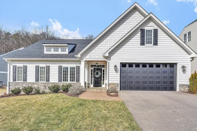 1008 Claremont CT