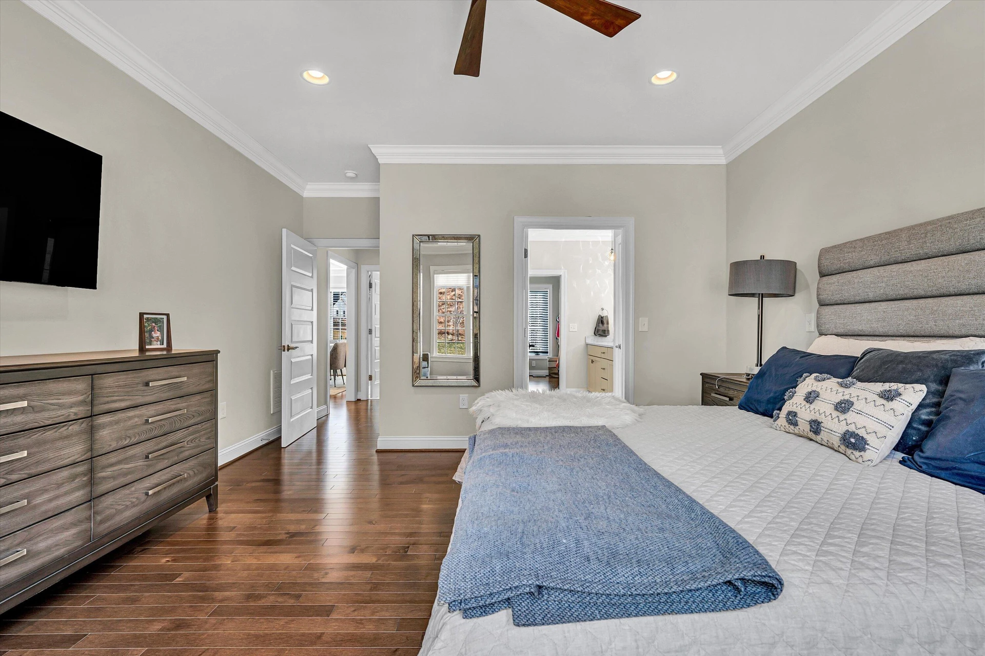 1008 Claremont CT - Photo 22