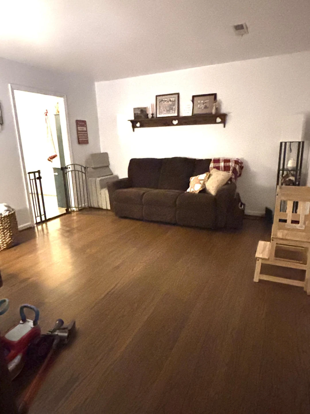 137 Princeton CIR - Photo 2
