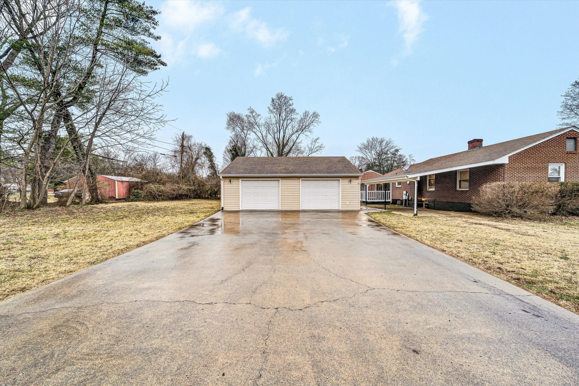 3853 Thompsons LN - Photo 2