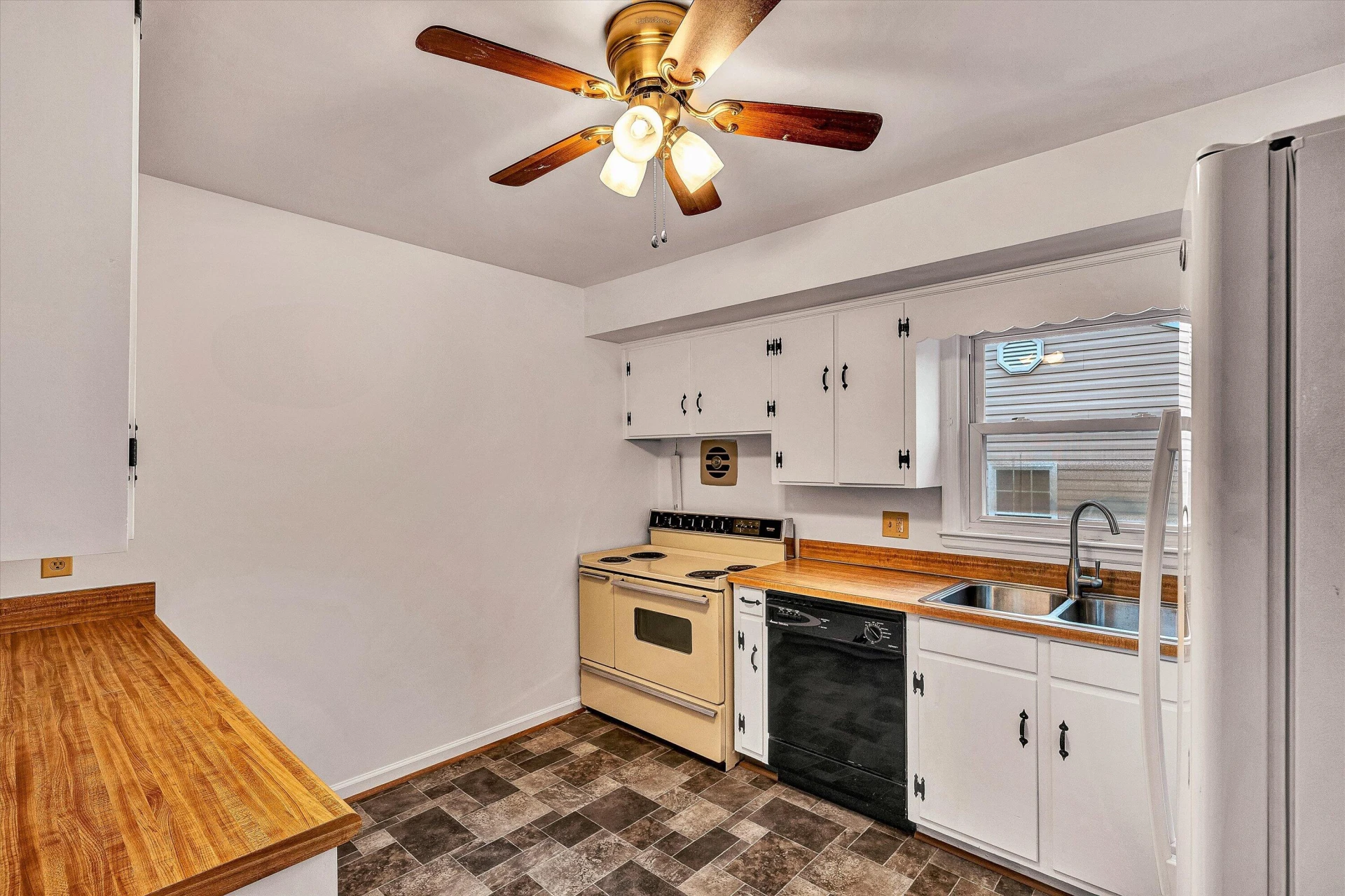 3853 Thompsons LN - Photo 7