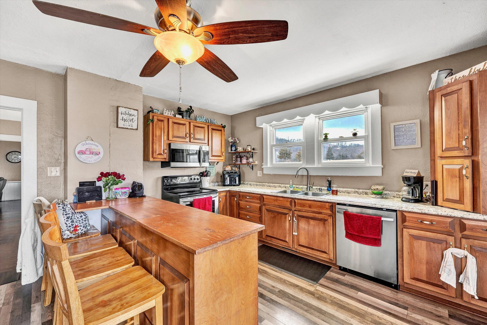 1045 Emerald DR - Photo 12
