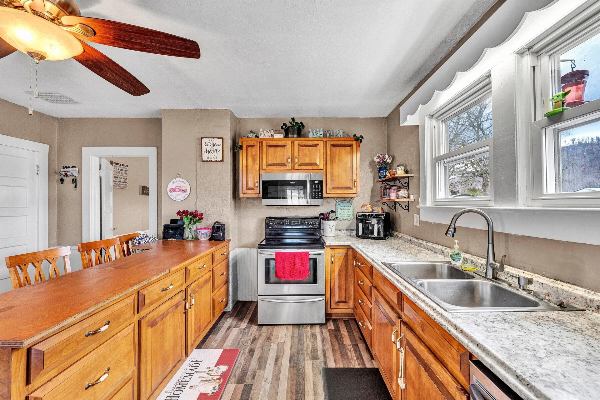 1045 Emerald DR - Photo 14