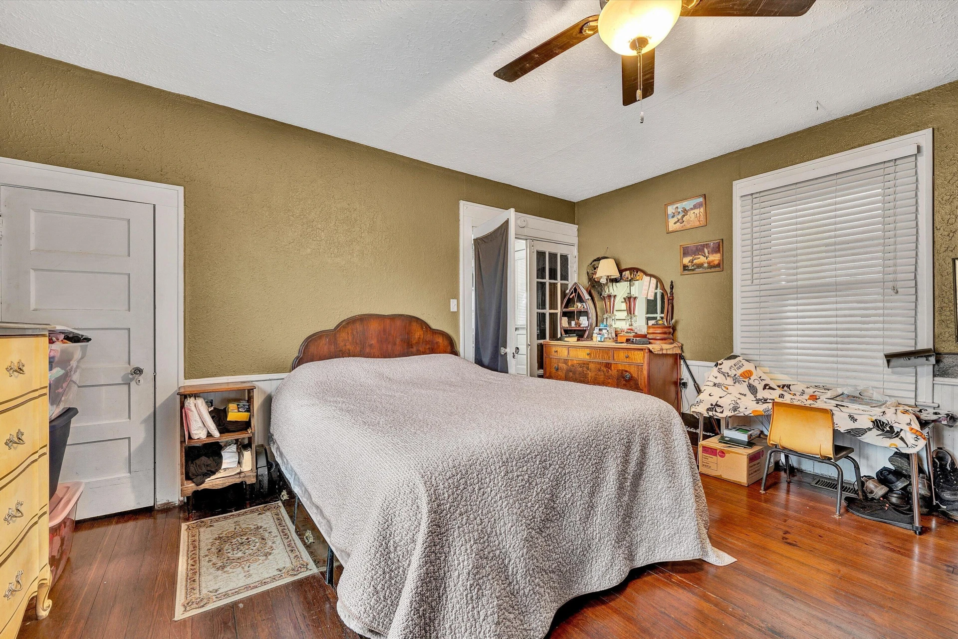 1045 Emerald DR - Photo 18