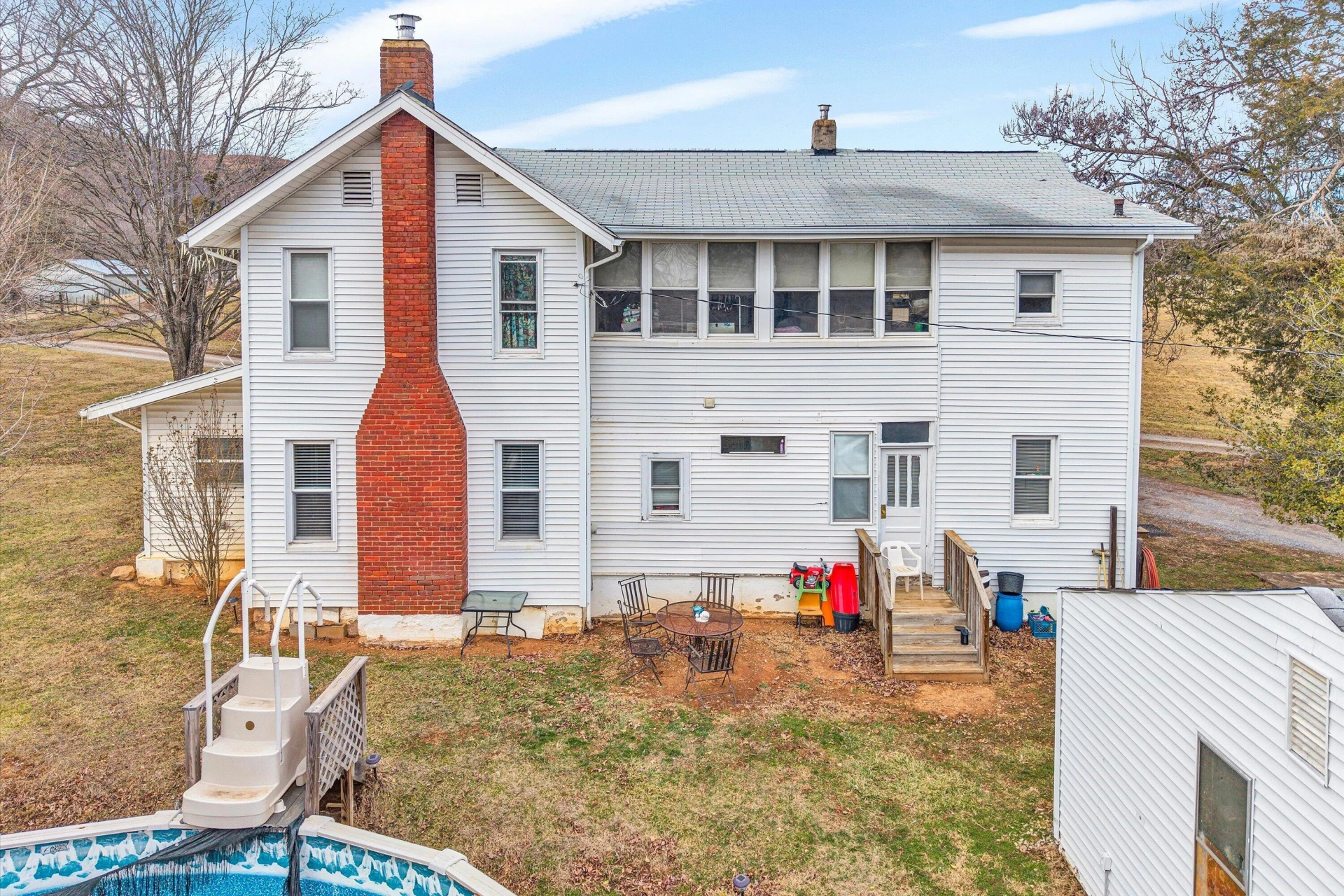 1045 Emerald DR - Photo 29