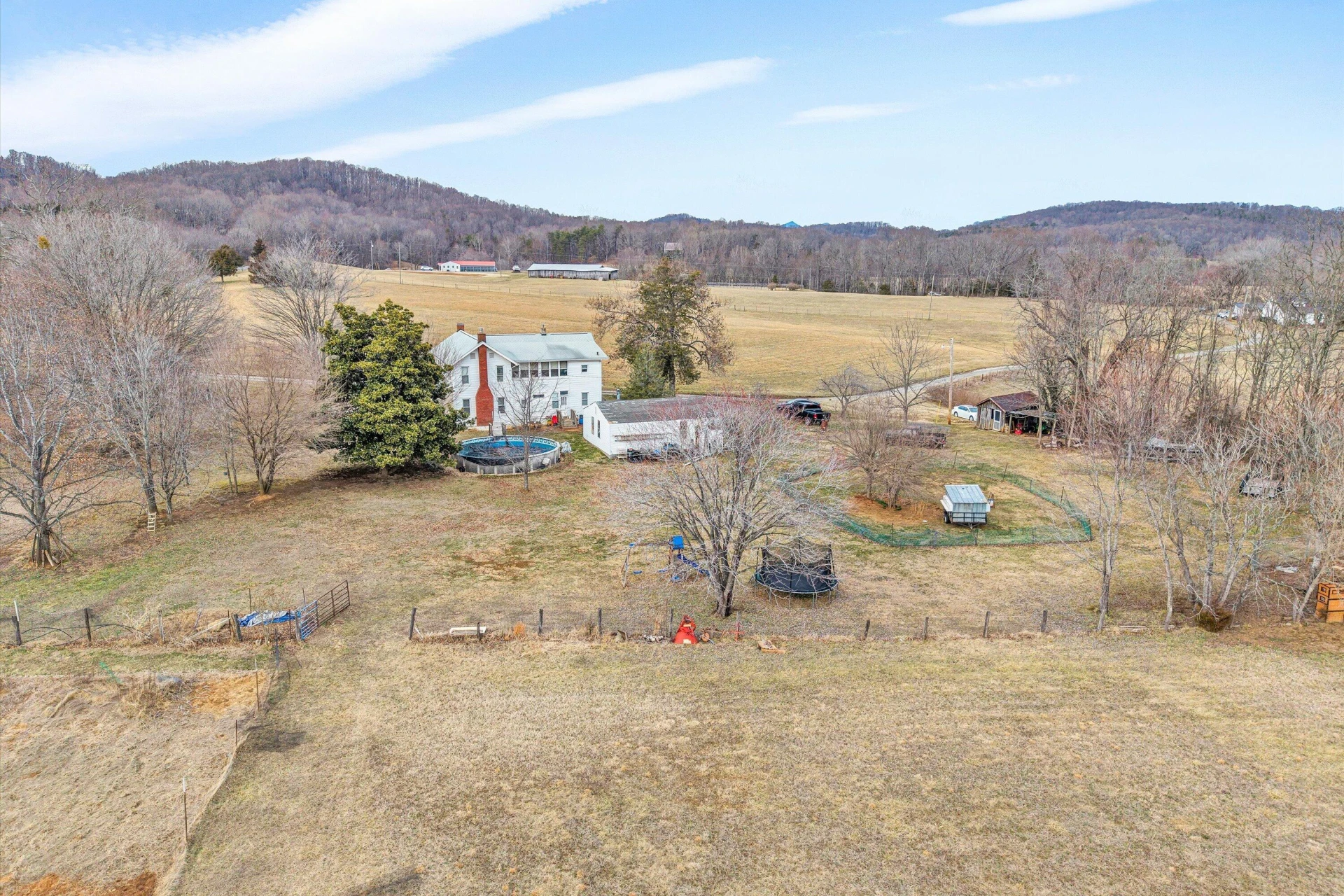 1045 Emerald DR - Photo 30
