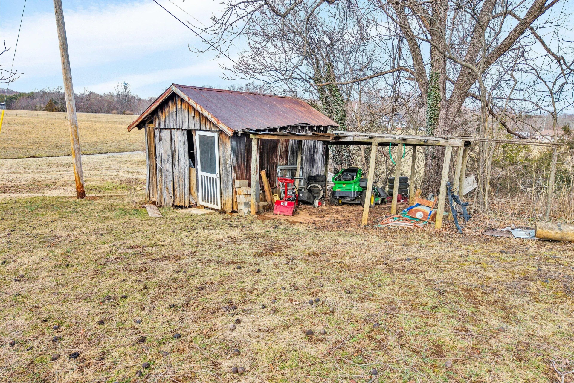 1045 Emerald DR - Photo 31