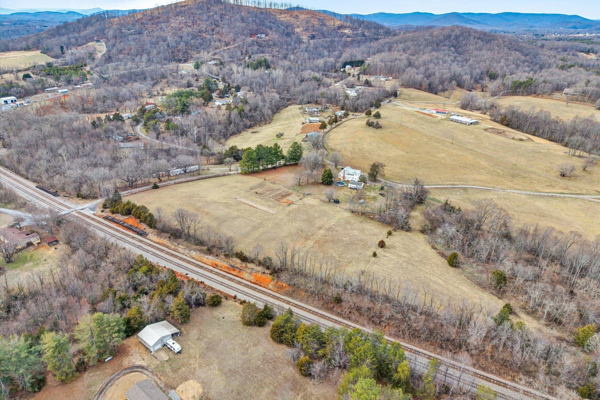 1045 Emerald DR - Photo 32