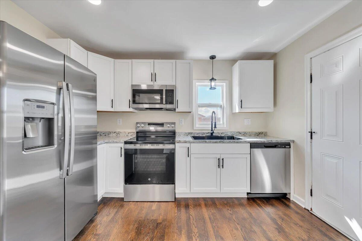 2410 Avalon AVE - Photo 16