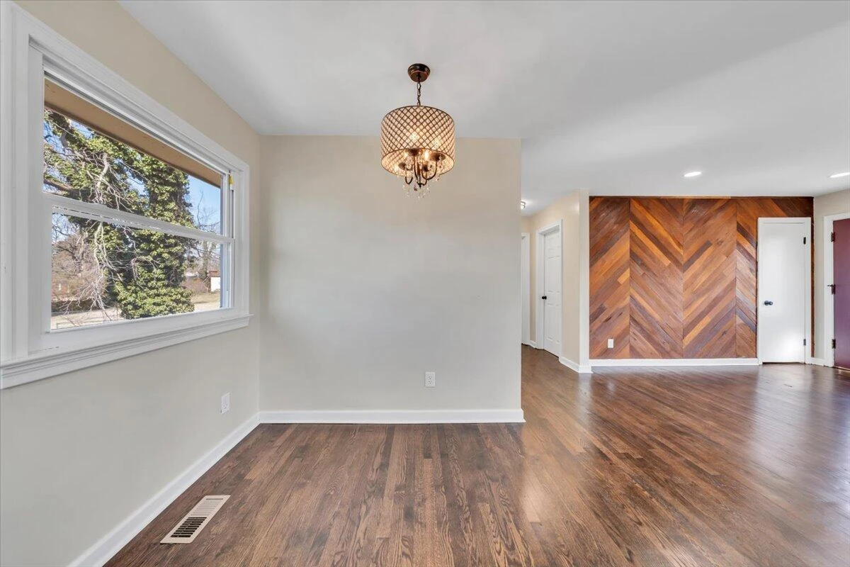2410 Avalon AVE - Photo 17