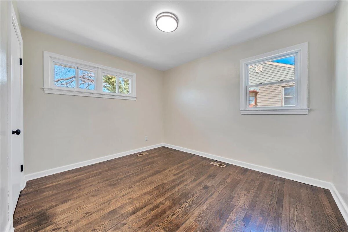 2410 Avalon AVE - Photo 19