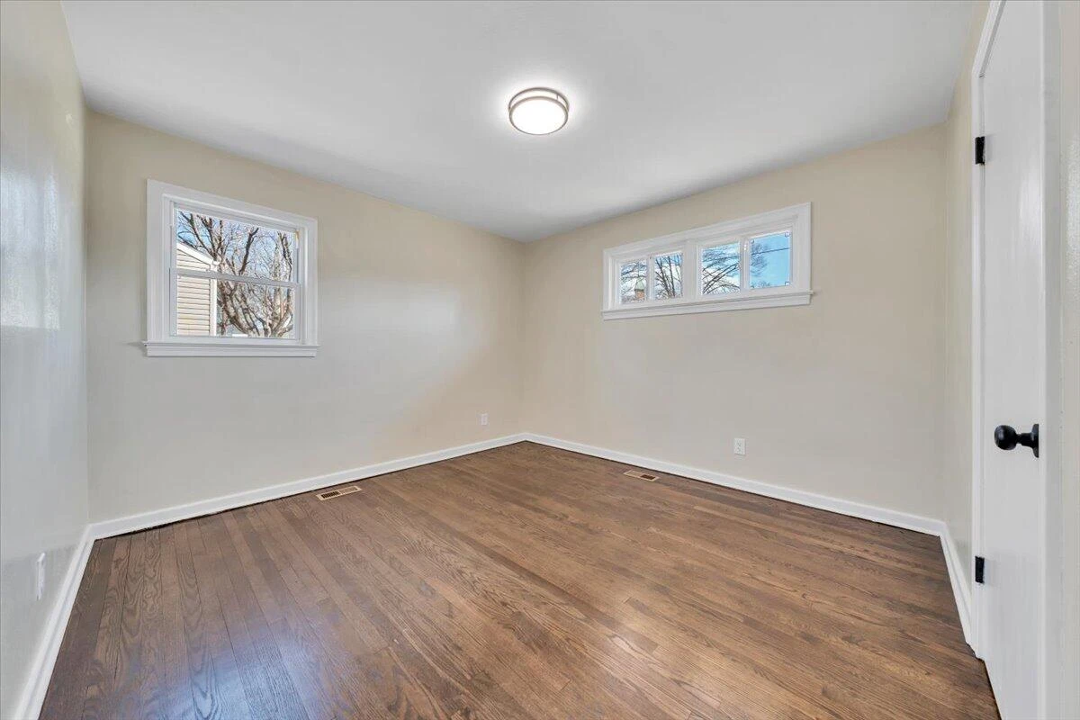 2410 Avalon AVE - Photo 22