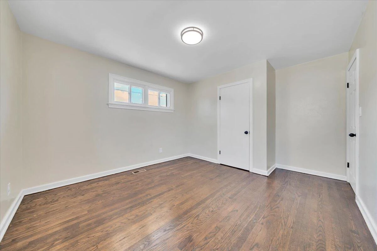 2410 Avalon AVE - Photo 24