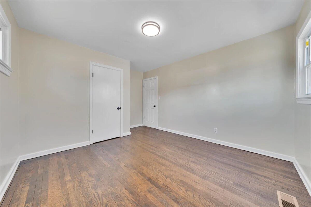 2410 Avalon AVE - Photo 25