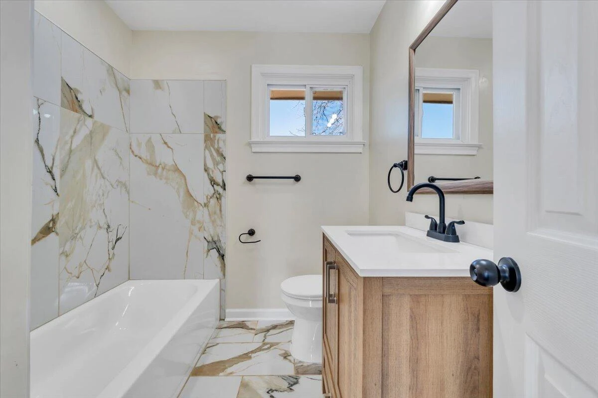 2410 Avalon AVE - Photo 26