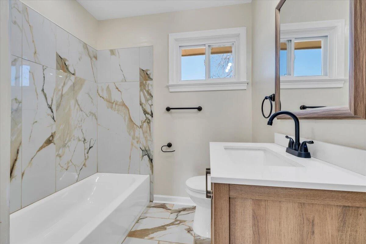 2410 Avalon AVE - Photo 27