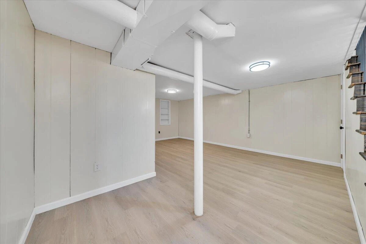 2410 Avalon AVE - Photo 29