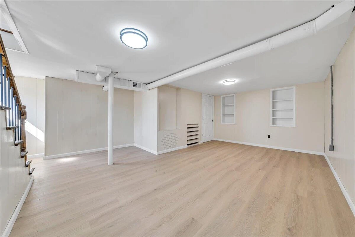 2410 Avalon AVE - Photo 31