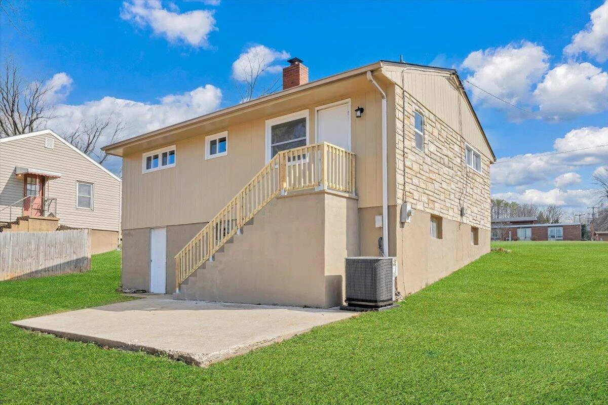 2410 Avalon AVE - Photo 42