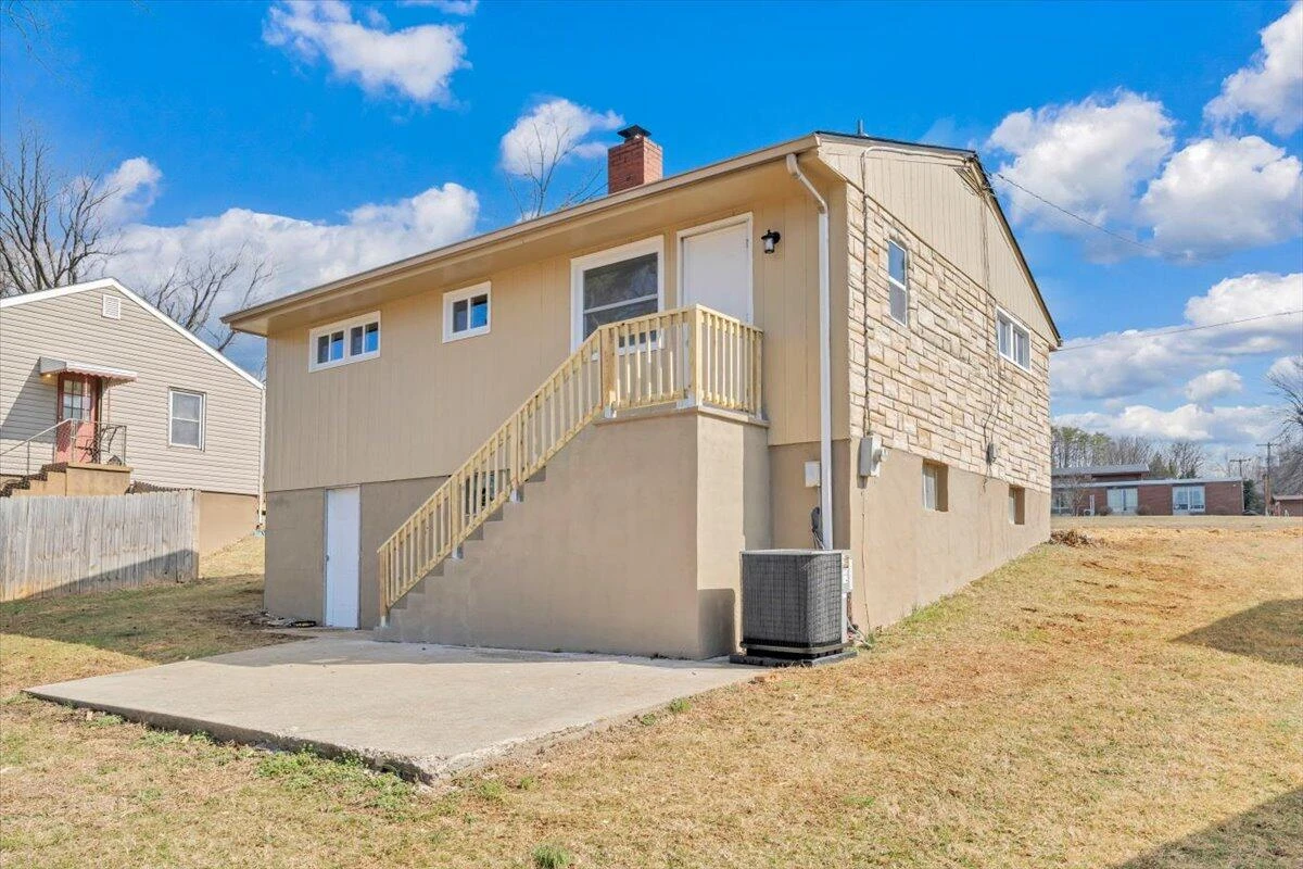 2410 Avalon AVE - Photo 43