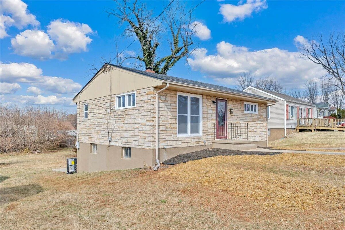 2410 Avalon AVE - Photo 45