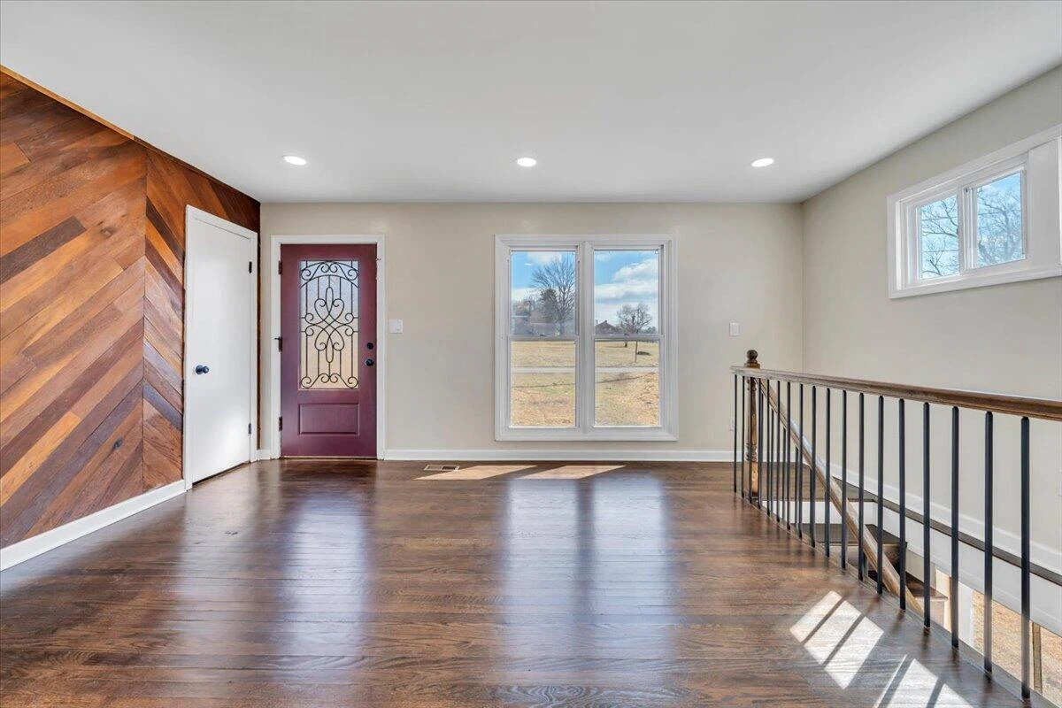 2410 Avalon AVE - Photo 10