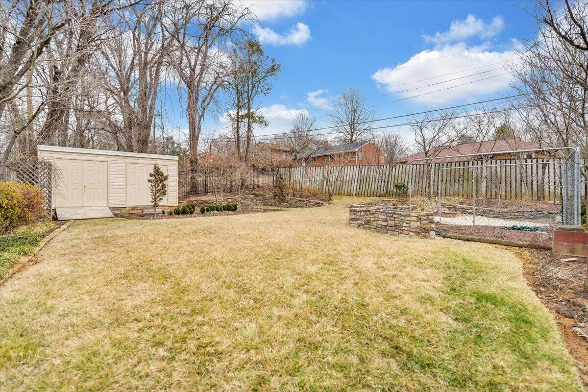 2612 Beverly BLVD - Photo 27
