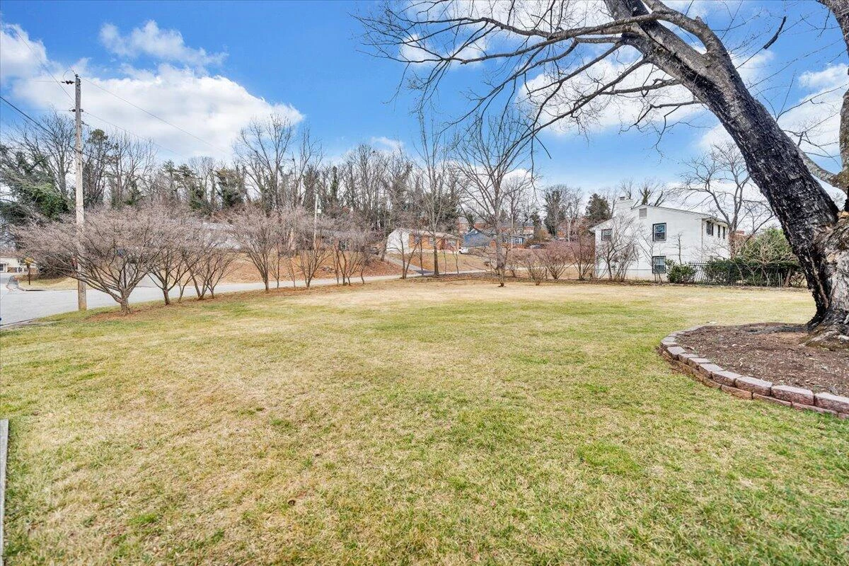 2612 Beverly BLVD - Photo 38