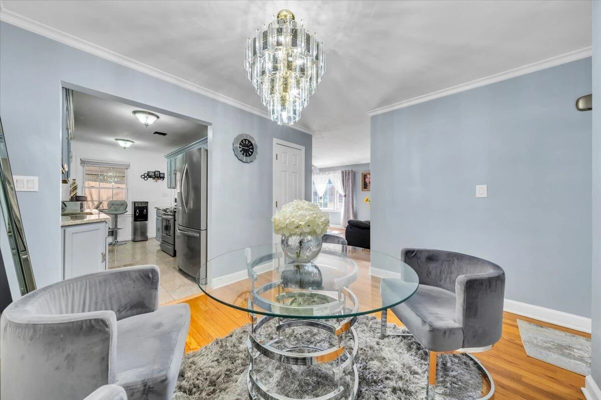 3325 Fleetwood AVE - Photo 16