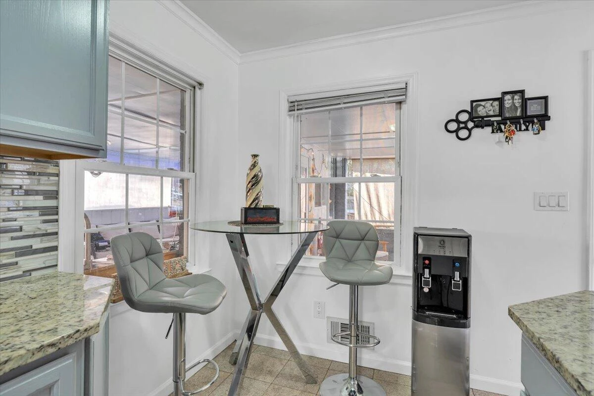 3325 Fleetwood AVE - Photo 20