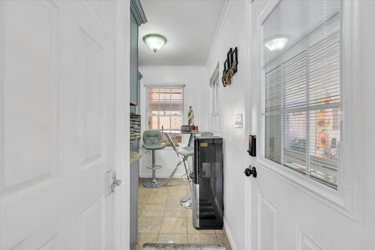 3325 Fleetwood AVE - Photo 21