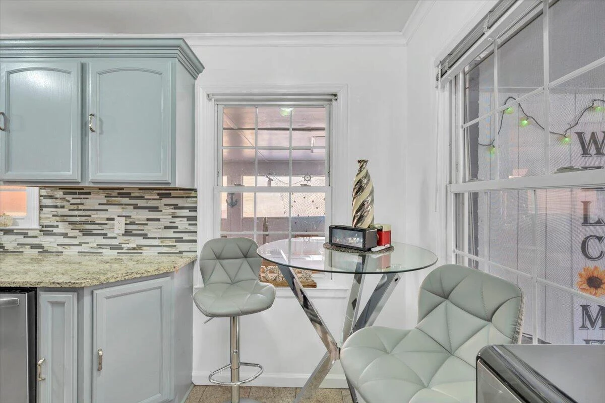 3325 Fleetwood AVE - Photo 22