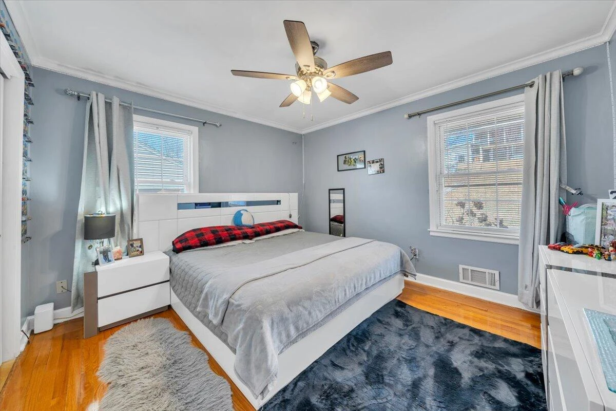 3325 Fleetwood AVE - Photo 32