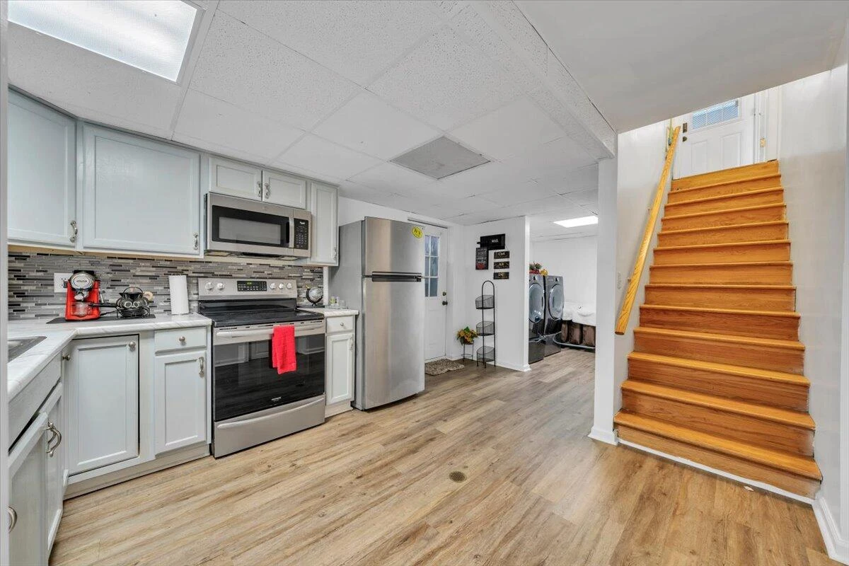 3325 Fleetwood AVE - Photo 36