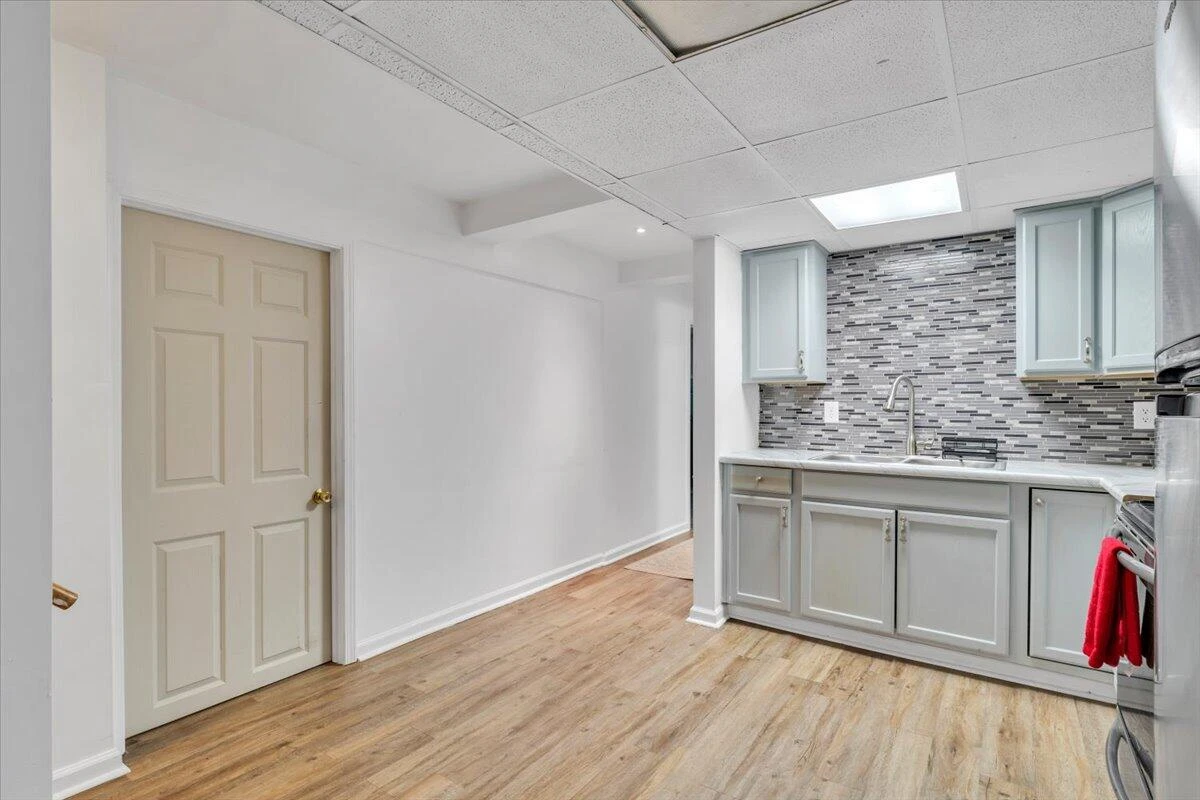 3325 Fleetwood AVE - Photo 40