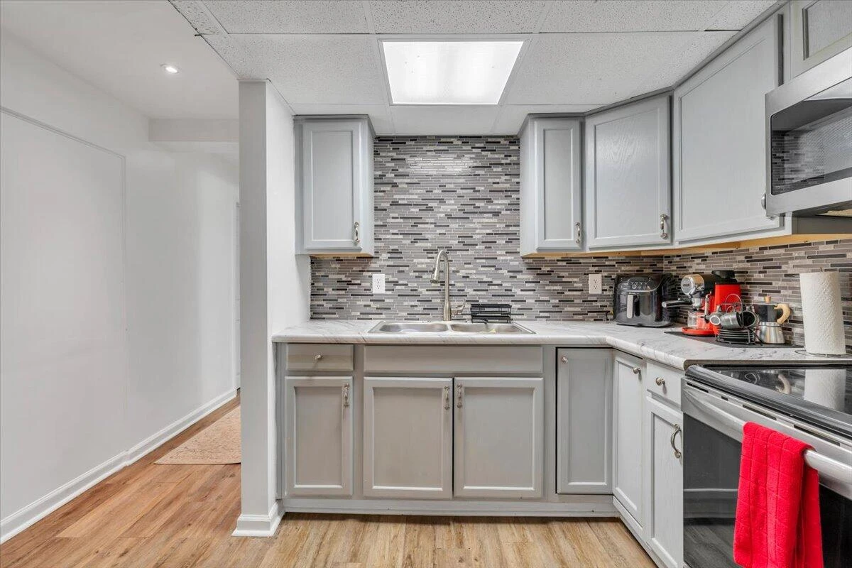 3325 Fleetwood AVE - Photo 41