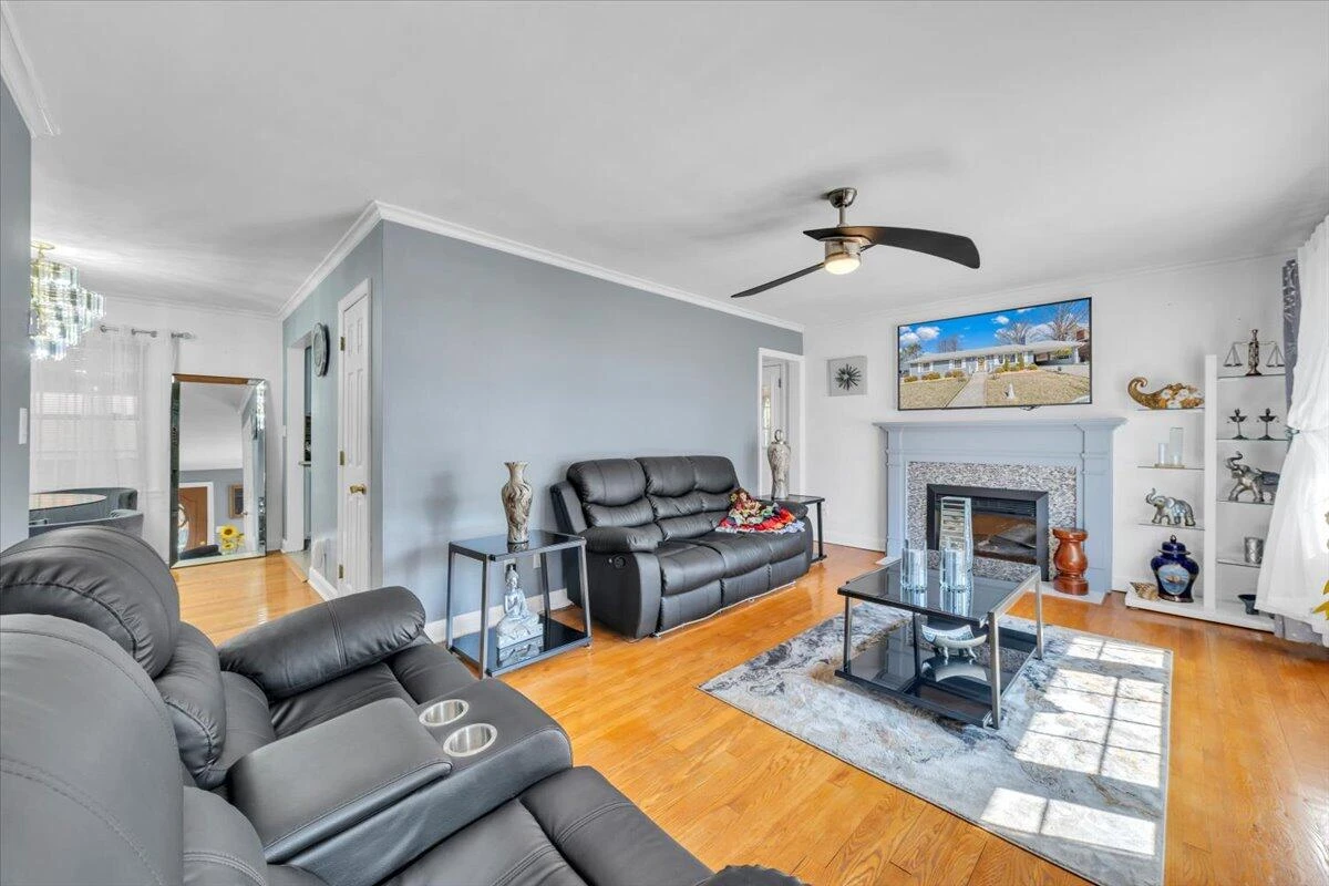 3325 Fleetwood AVE - Photo 9
