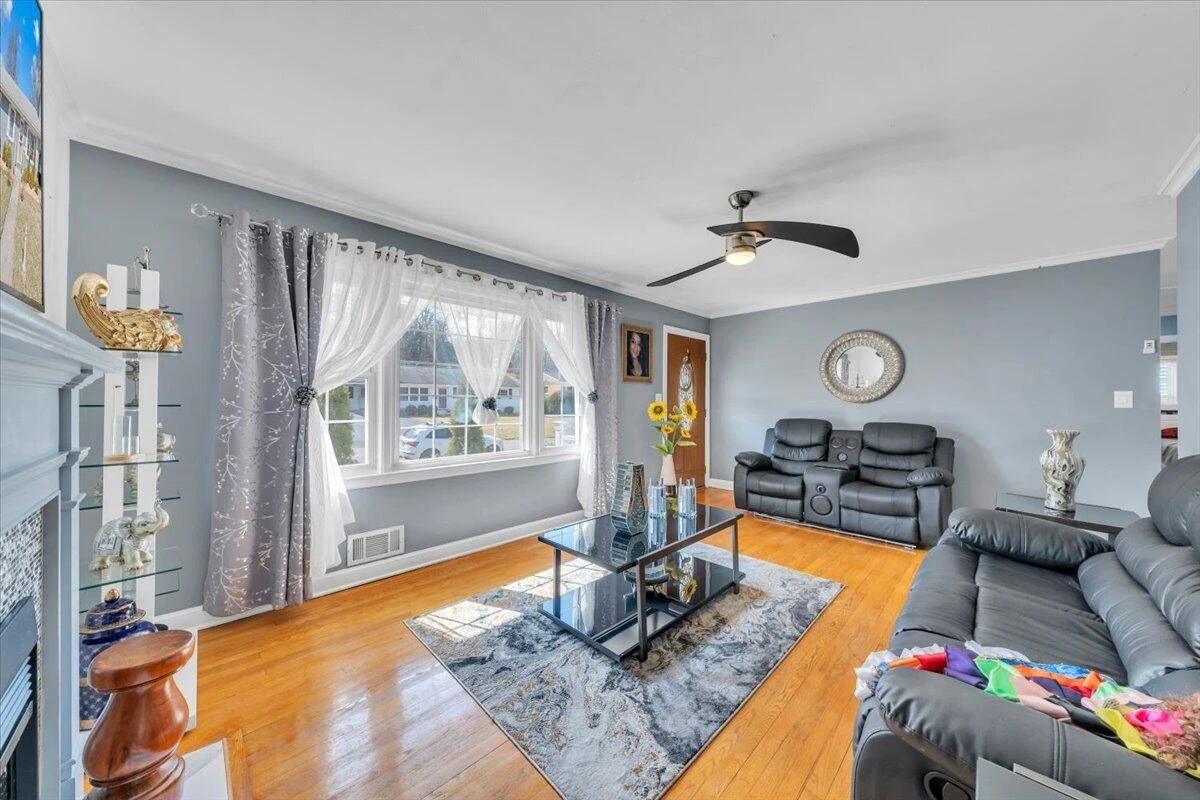 3325 Fleetwood AVE - Photo 11