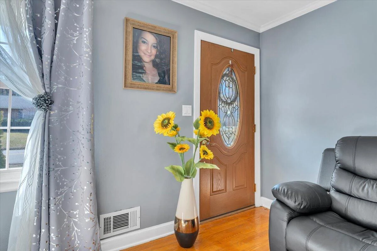3325 Fleetwood AVE - Photo 12