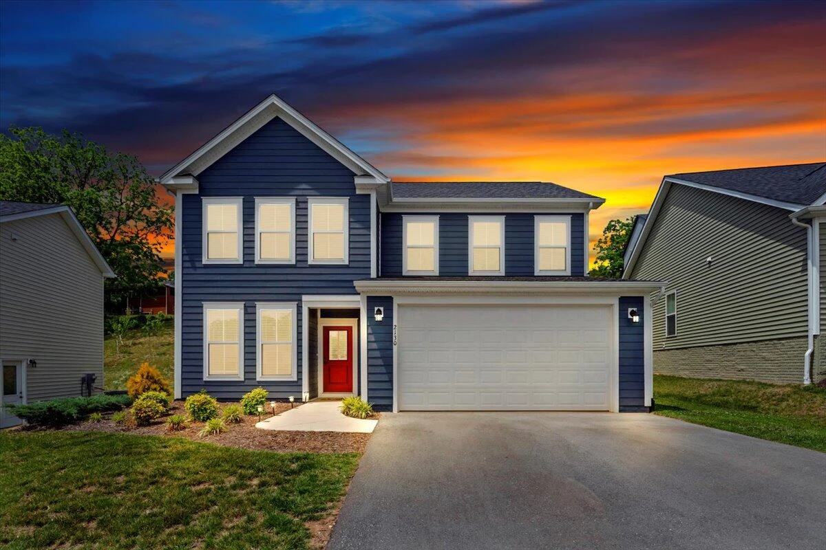 2130 Kings Walk DR