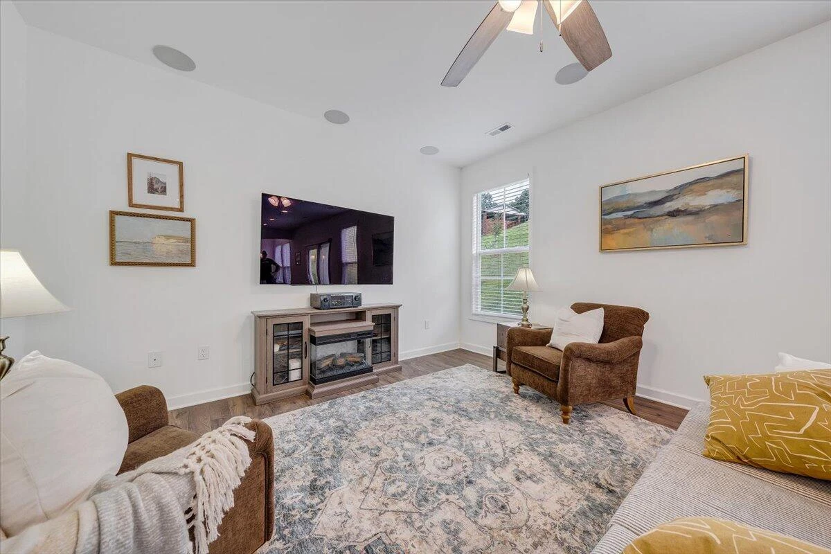 2130 Kings Walk DR - Photo 11