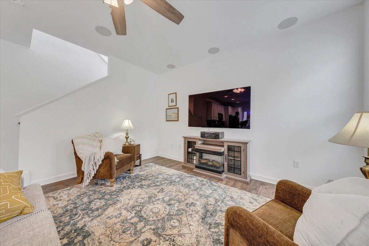 2130 Kings Walk DR - Photo 12
