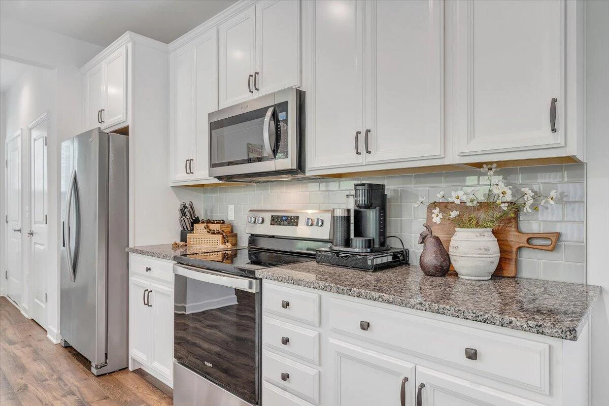 2130 Kings Walk DR - Photo 17