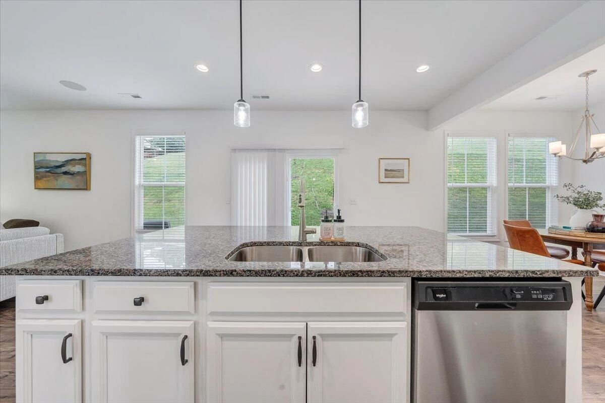 2130 Kings Walk DR - Photo 19