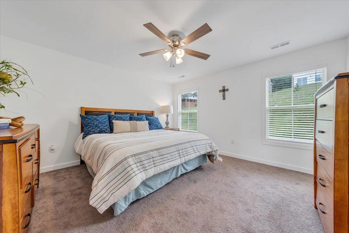 2130 Kings Walk DR - Photo 27