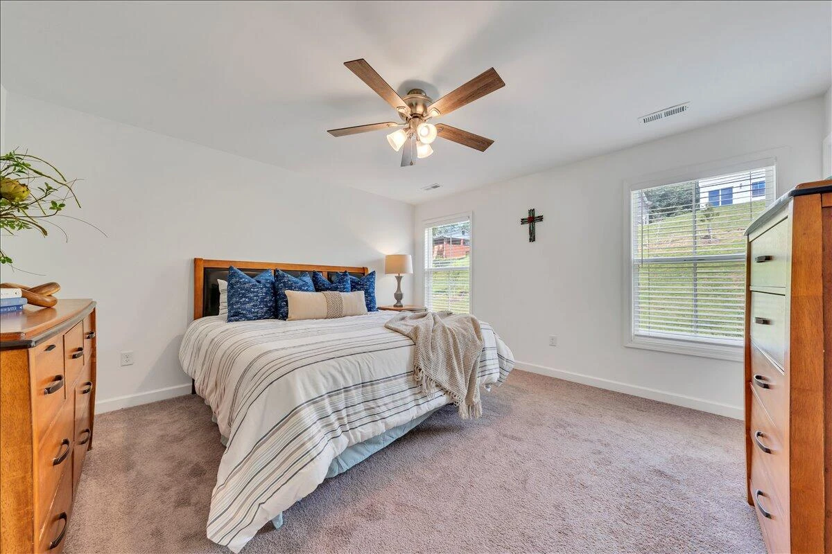 2130 Kings Walk DR - Photo 28